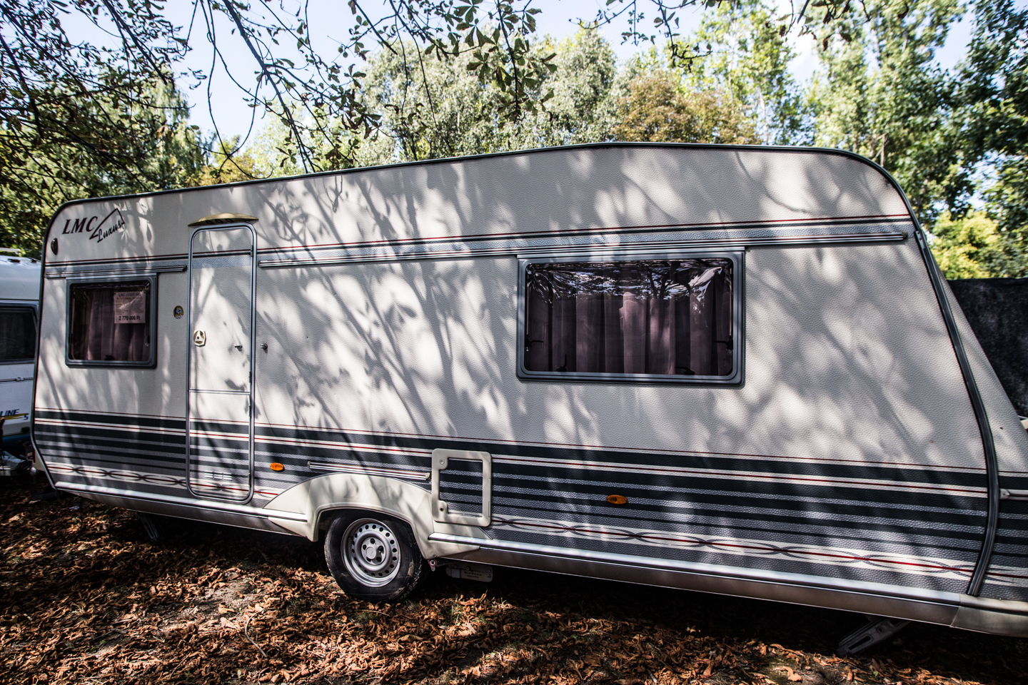 Deluxe Pre-settled Caravan for 2 persons