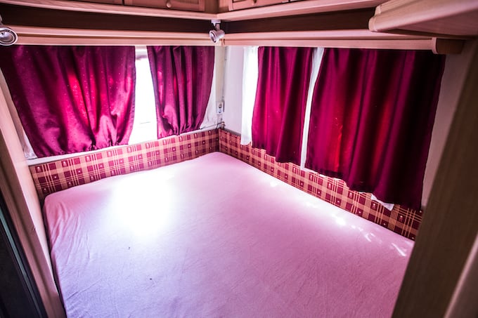 Deluxe Pre-settled Caravan for 2 persons